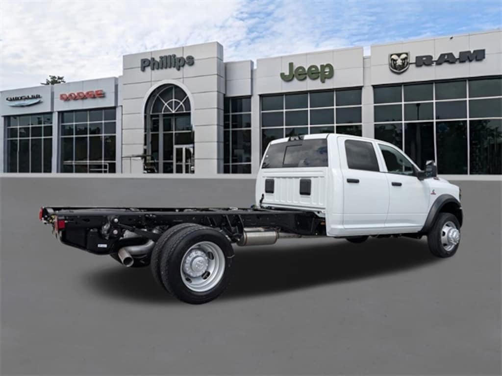 New 2026 Ram 5500 Chassis Cab 5500 TRADESMAN CHASSIS CREW CAB 4X4 84' CA Pickup