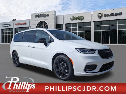 2026 Chrysler Pacifica LIMITED Passenger Van
