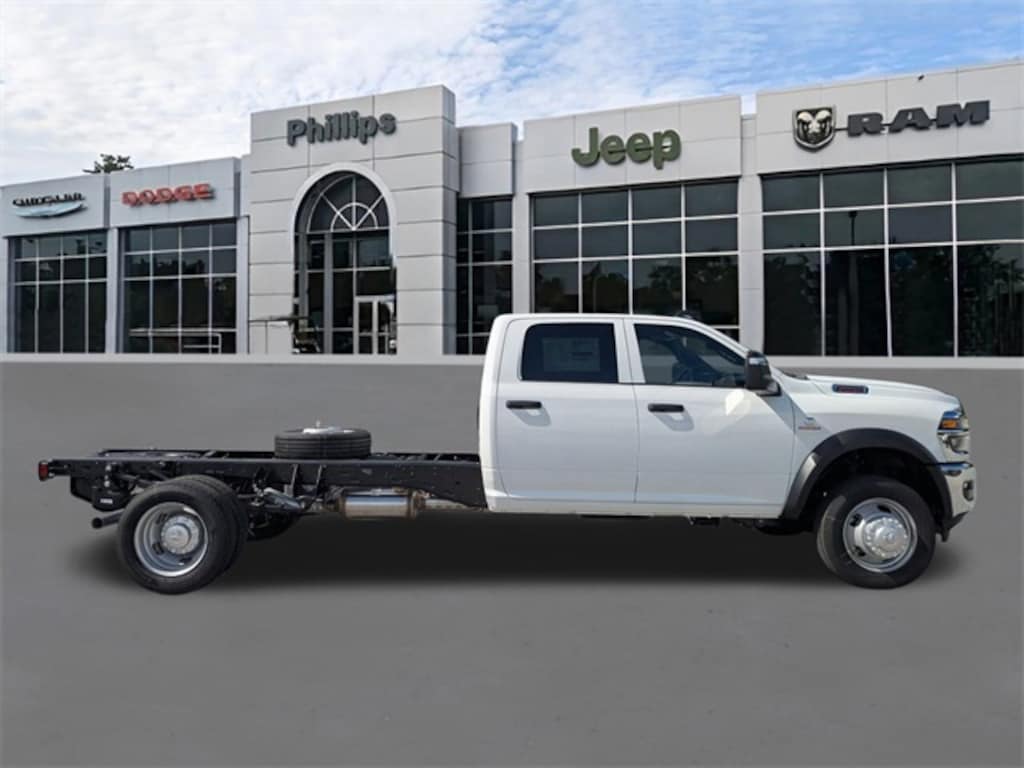 New 2026 Ram 5500 Chassis Cab 5500 TRADESMAN CHASSIS CREW CAB 4X4 84' CA Pickup