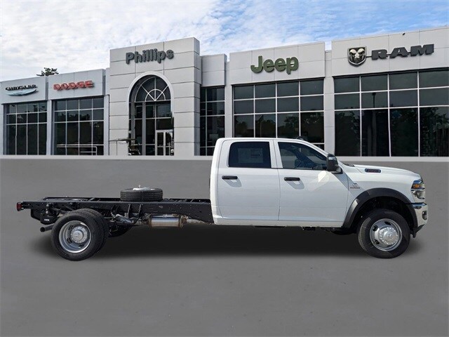 2026 Ram 5500 Tradesman photo 2