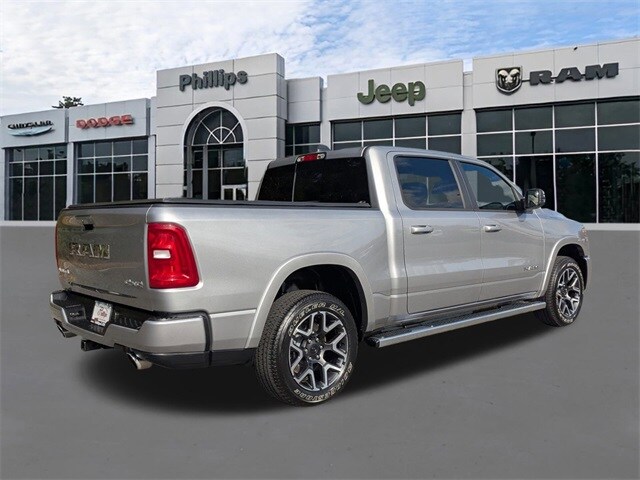 2025 Ram 1500 Laramie photo 3