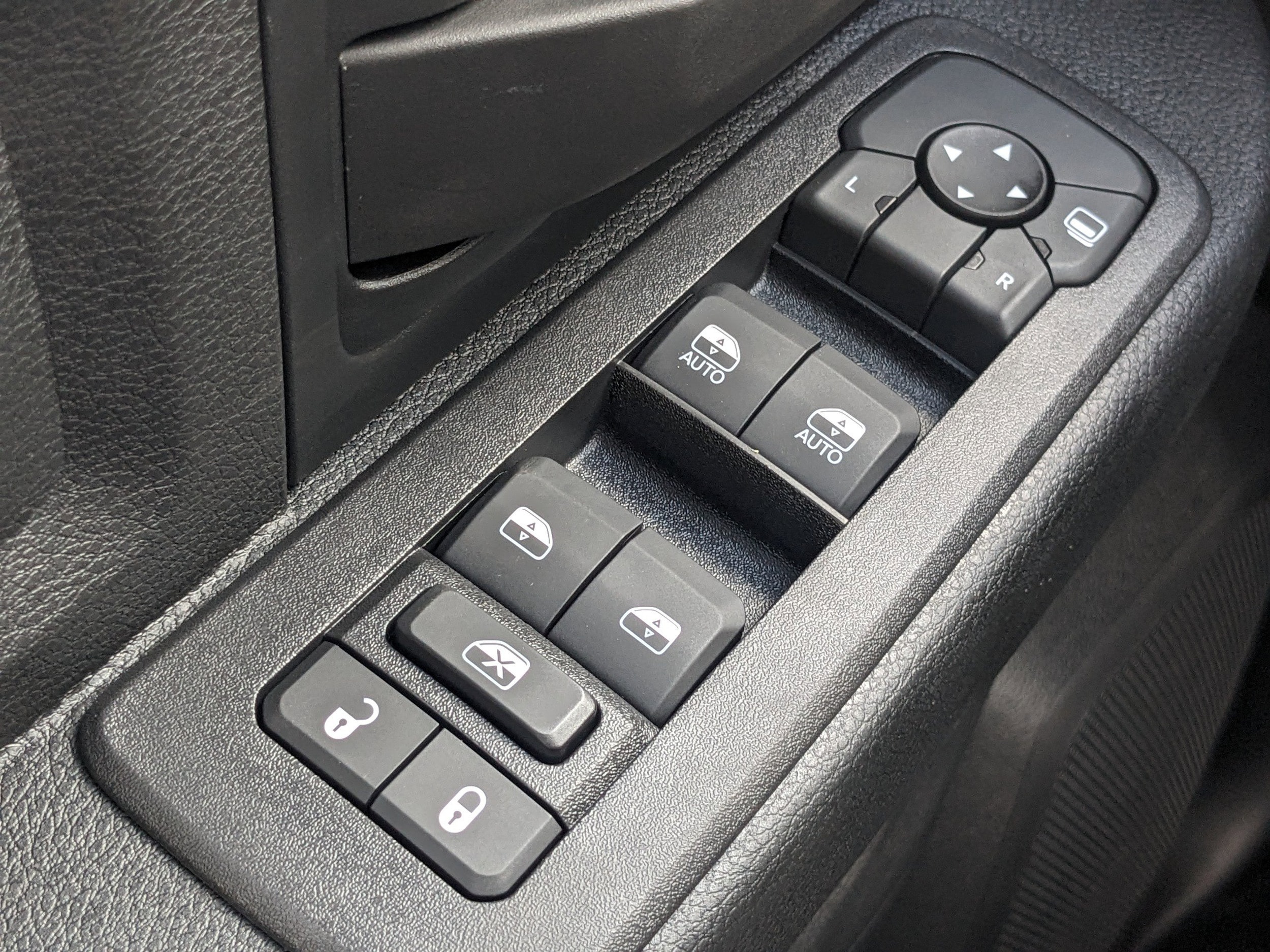 2025 RAM 3500 Chassis Tradesman - Photo 19