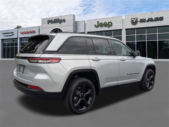 2025 Jeep Grand Cherokee Altitude X photo 3