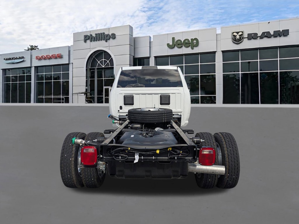 New 2026 Ram 5500 Chassis Cab TRADESMAN CREW 4X4 84' CA Pickup