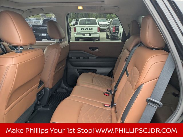 2024 Nissan Pathfinder Platinum - Photo 13