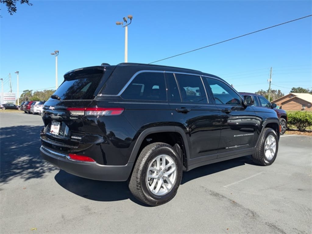 New 2025 Jeep Grand Cherokee LAREDO X 4X2 Sport Utility