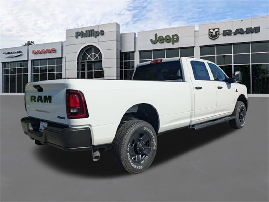 New 2026 Ram 2500 TRADESMAN CREW CAB 4X4 8' BOX Pickup
