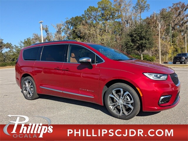 2026 Chrysler Pacifica Pinnacle's photo