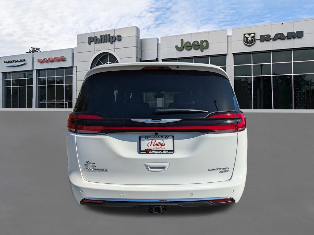 New 2026 Chrysler Pacifica LIMITED AWD Passenger Van