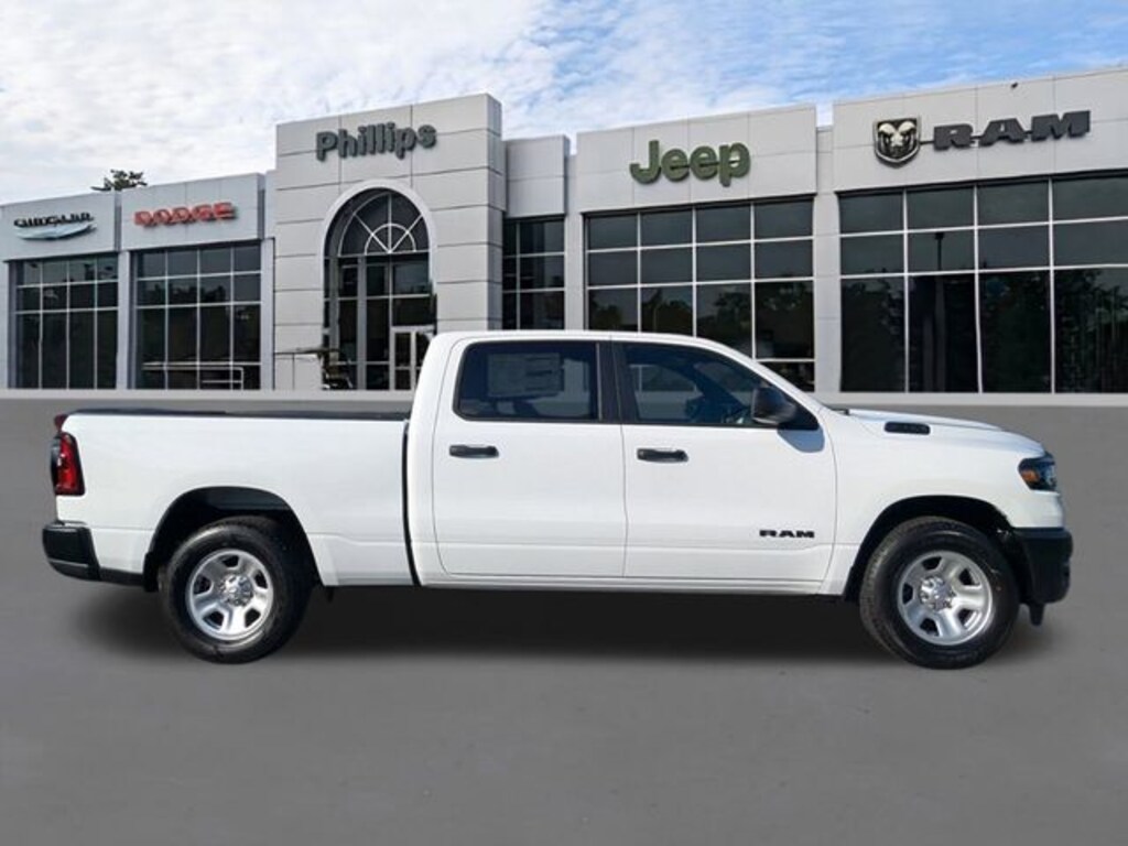 New 2026 Ram 1500 TRADESMAN CREW CAB 4X2 6'4 BOX Pickup