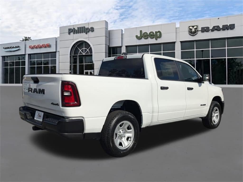 New 2025 Ram 1500 TRADESMAN CREW CAB 4X4 5'7 BOX Pickup