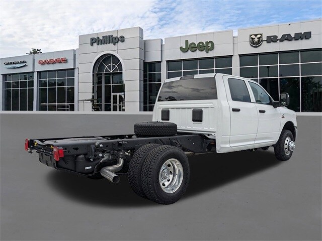 2025 Ram 3500 Tradesman photo 4