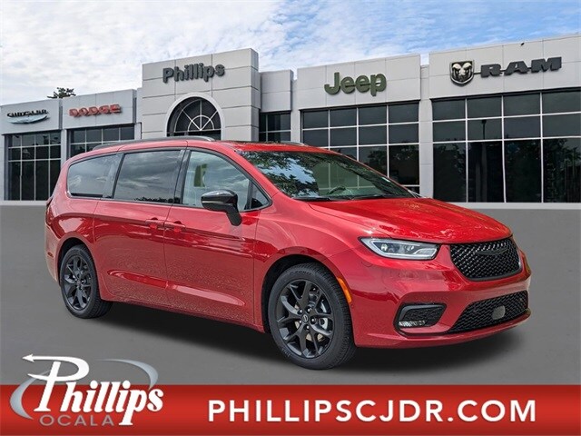 2025 Chrysler Pacifica Passenger Van 