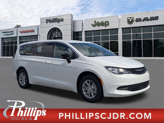 2026 Chrysler Voyager LX's photo