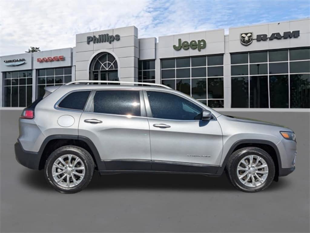 Certified 2019 Jeep Cherokee Latitude SUV