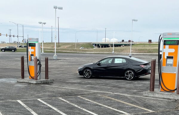 hyundai-chargers (002).jpg