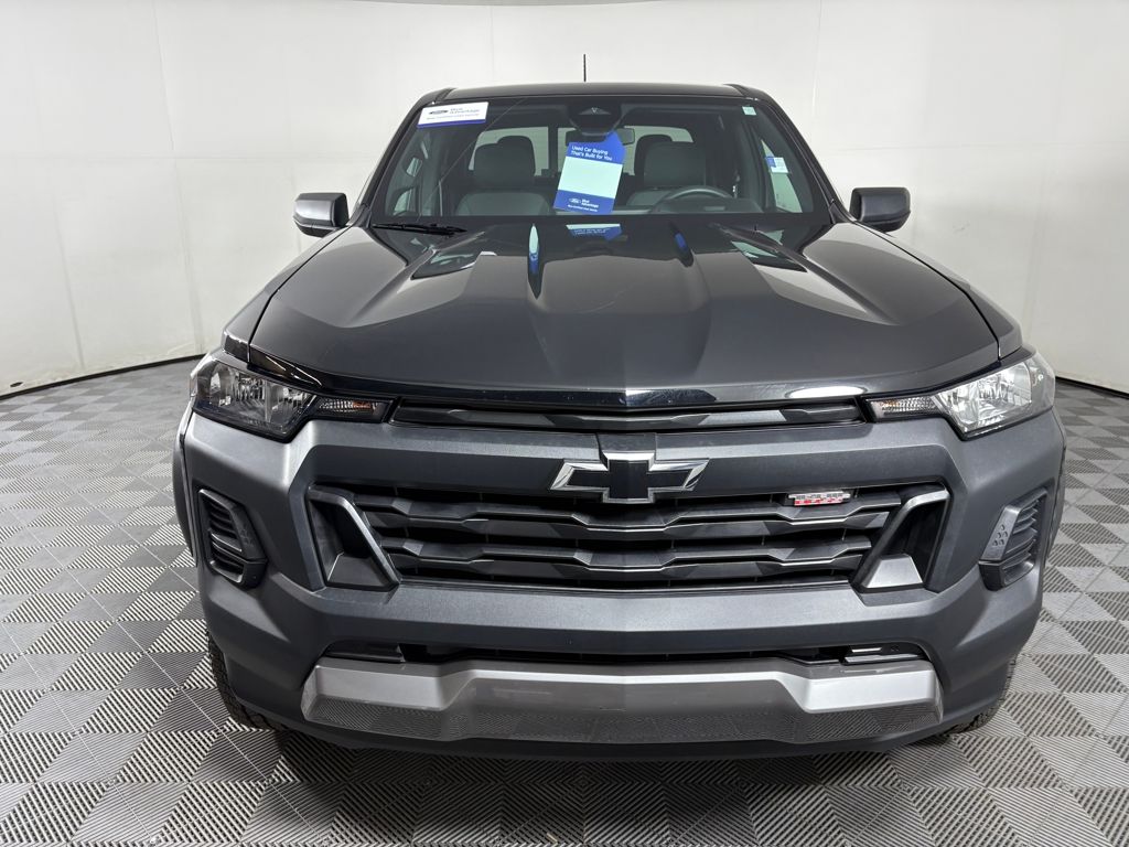 2024 Chevrolet Colorado Trail Boss photo 2