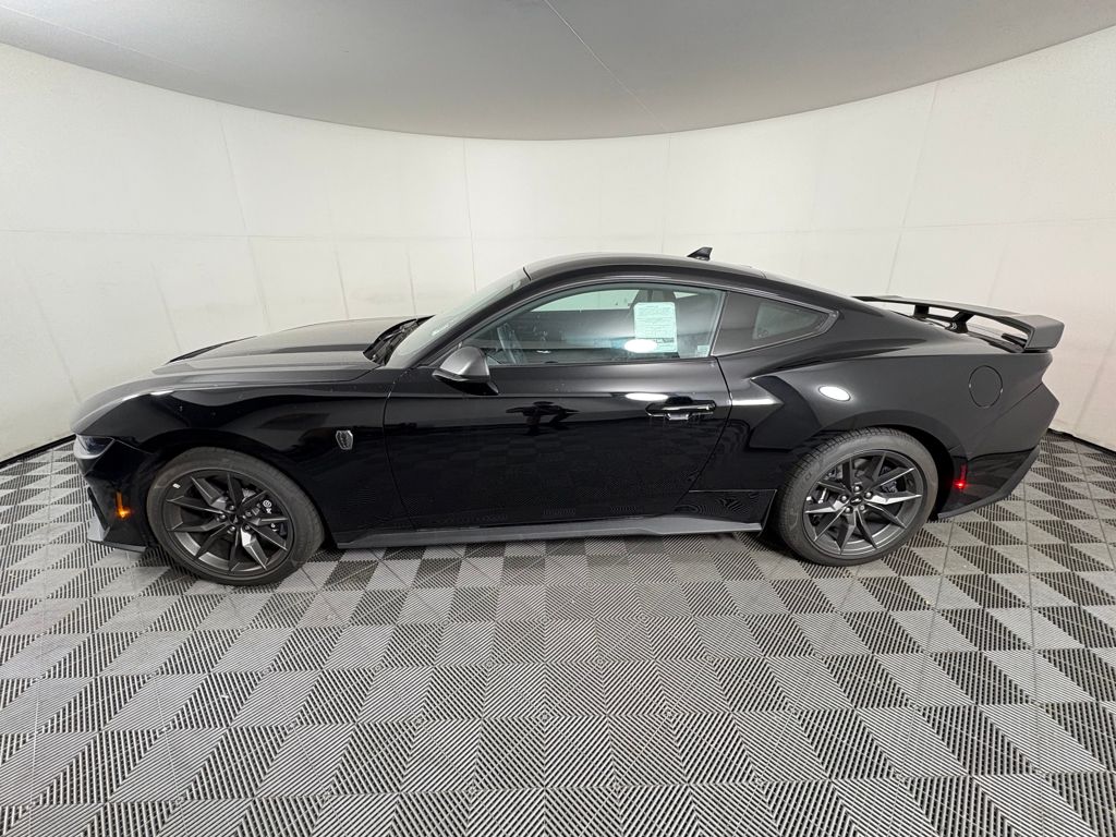 2025 Ford Mustang Dark Horse Deluxe photo 4