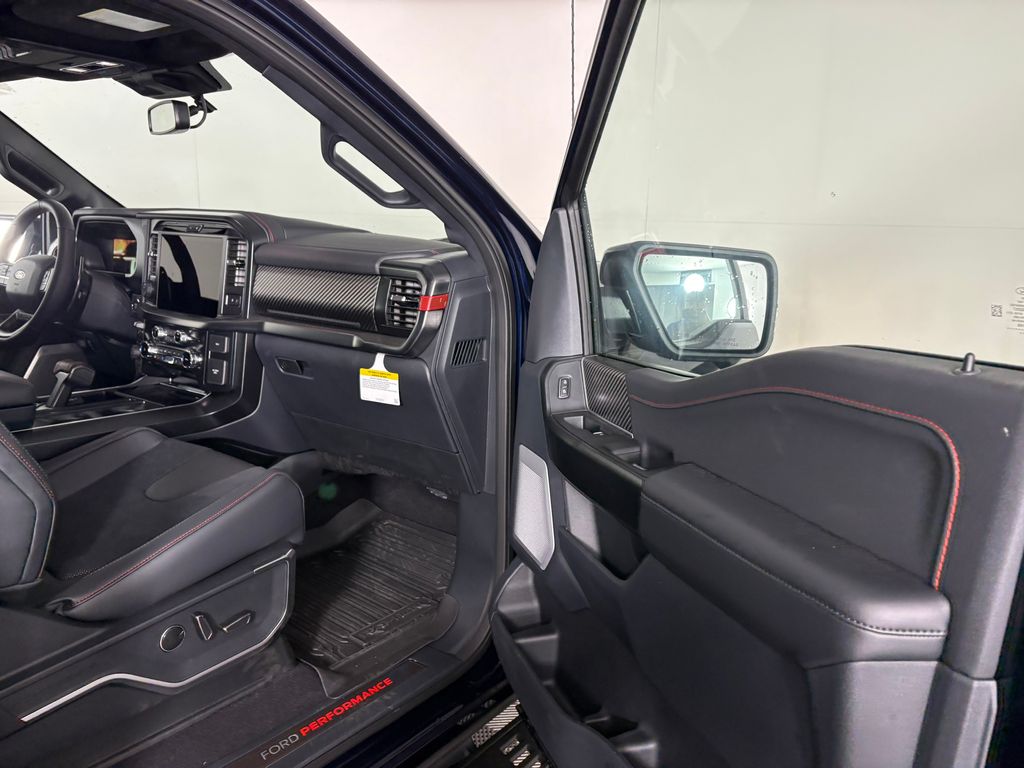 2025 Ford F-150 Raptor - Photo 40