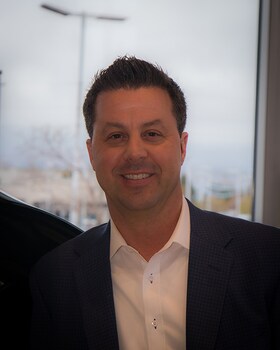 Staff member Chris Detone from ID_85e0e68fe1af