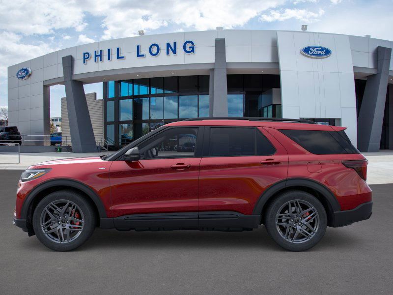 2025 Ford Explorer ST-Line photo 3