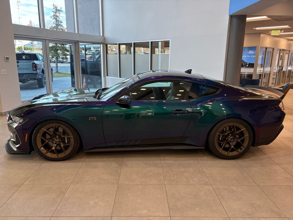 2024 Ford Mustang GT Premium photo 4