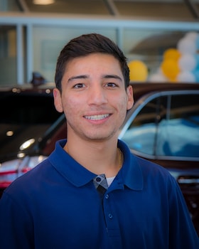 Staff member Isiah Valdez from ID_5ecf07c1be57