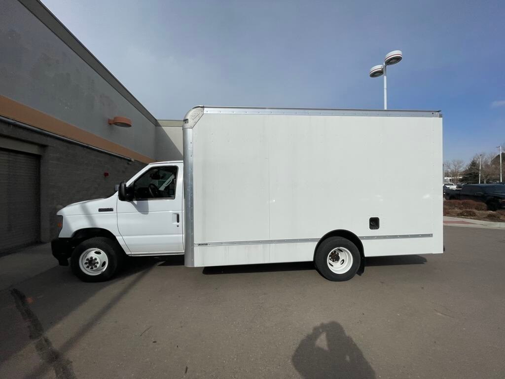 2024 Ford E-450 photo 4