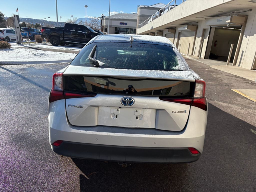 2019 Toyota Prius L Eco photo 2