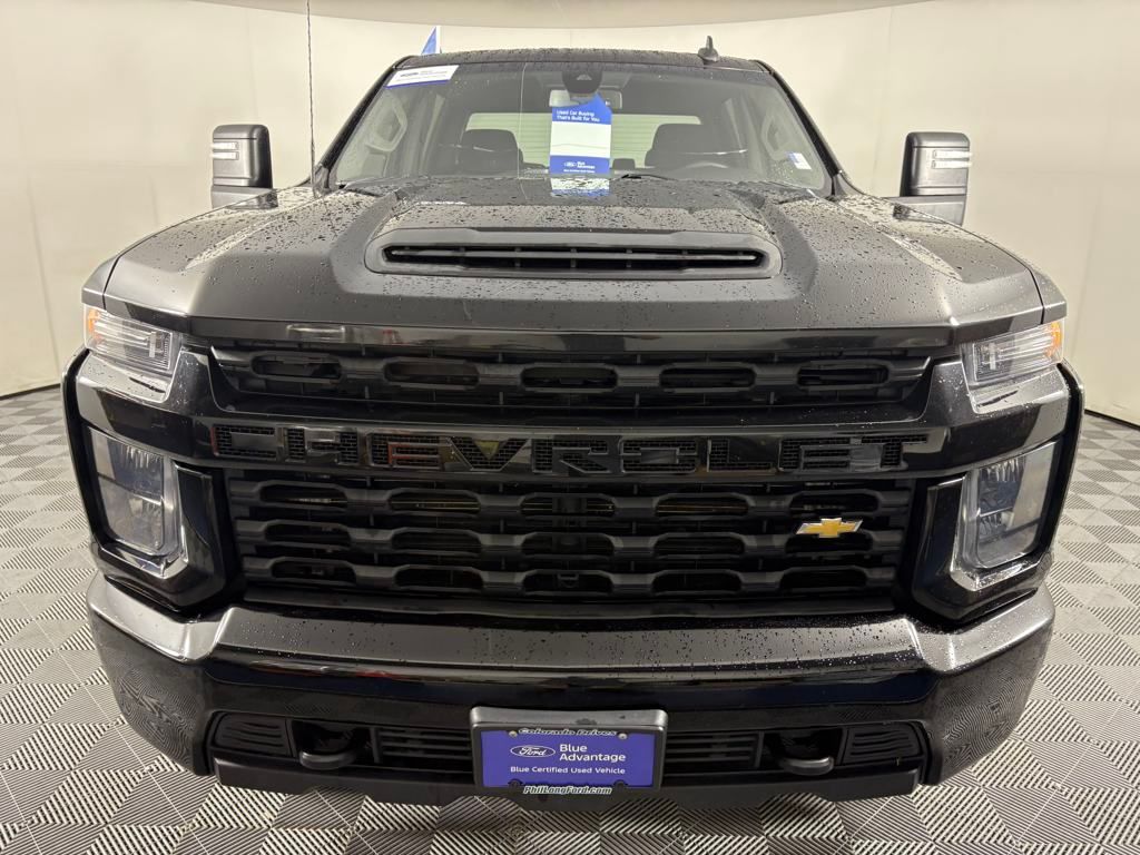 2022 Chevrolet Silverado 2500HD Custom photo 2