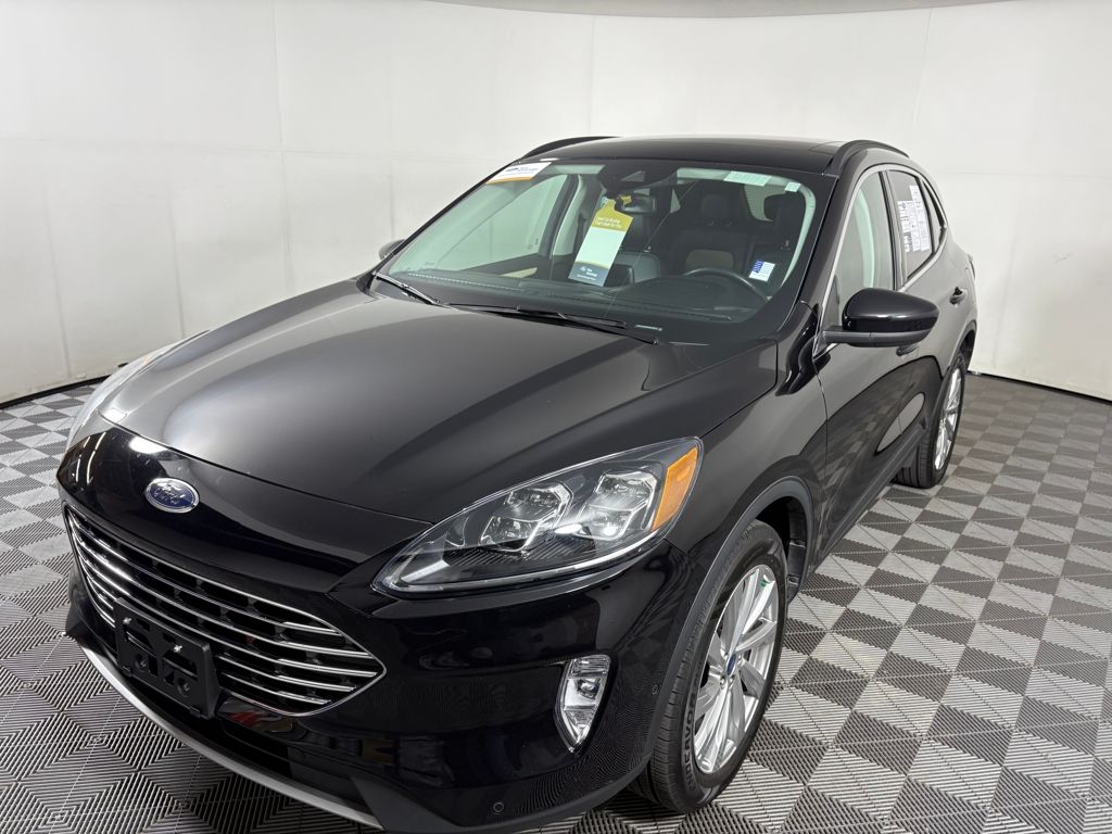 2022 Ford Escape Titanium photo 3