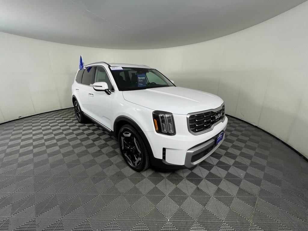 2023 Kia Telluride S photo 2