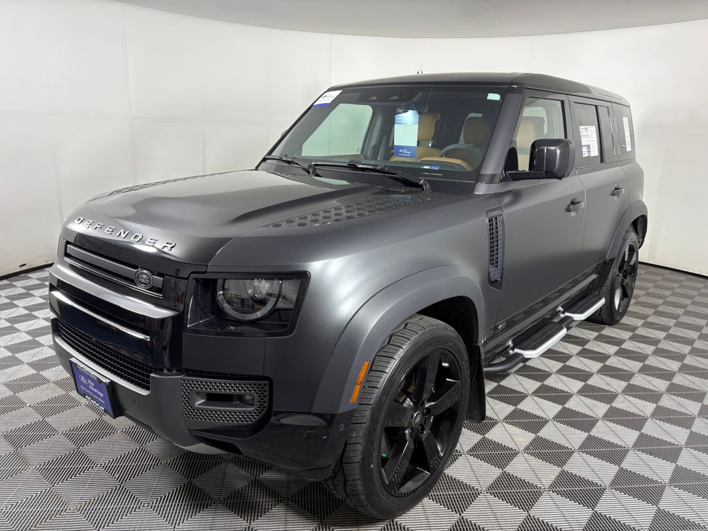2023 Land Rover Defender 110 V8 photo 3