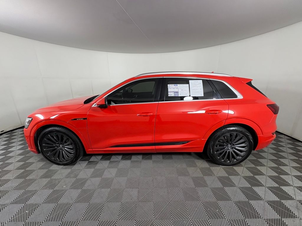 2019 Audi e-tron Premium Plus photo 4