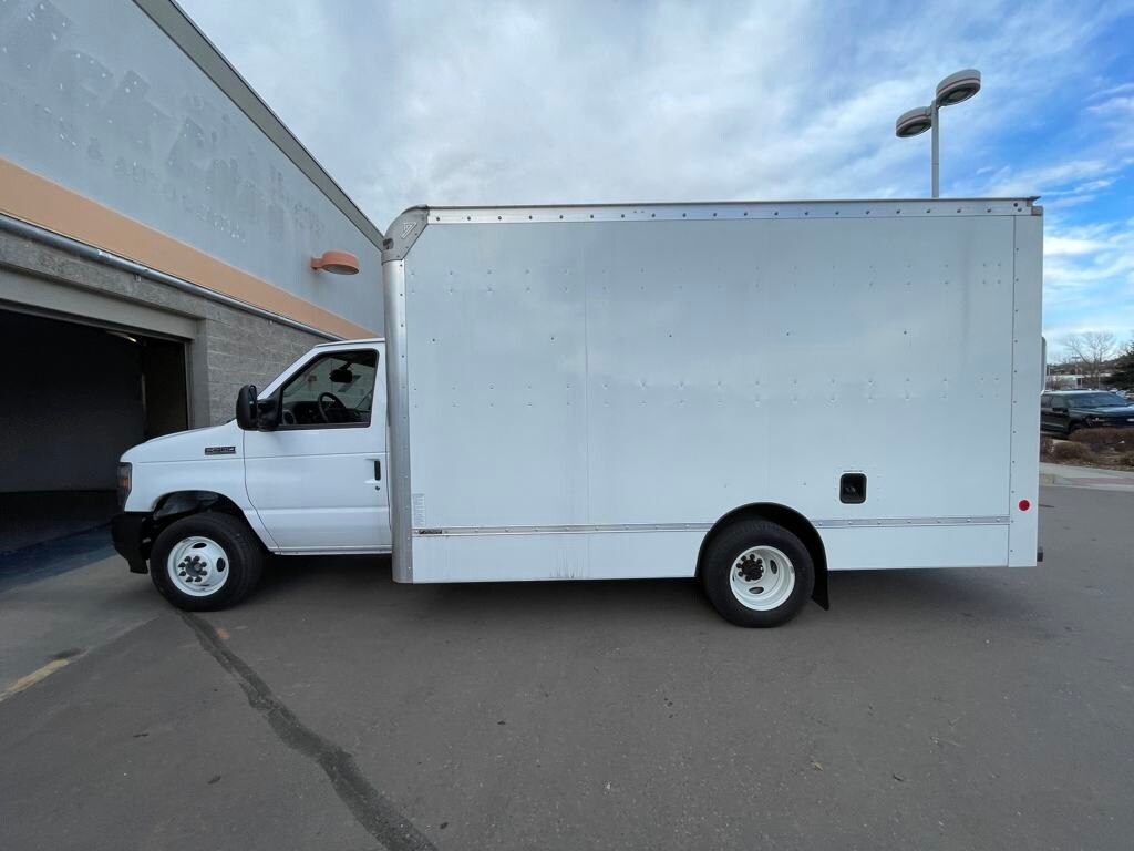 2024 Ford E-450 photo 4