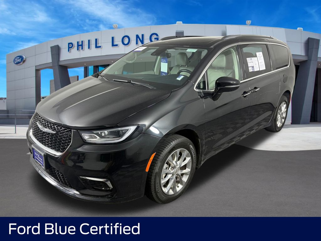 2021 Chrysler Pacifica Touring L's photo