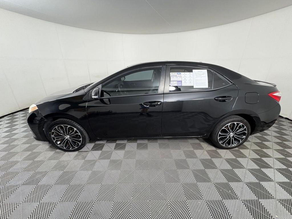 2015 Toyota Corolla Plus photo 3