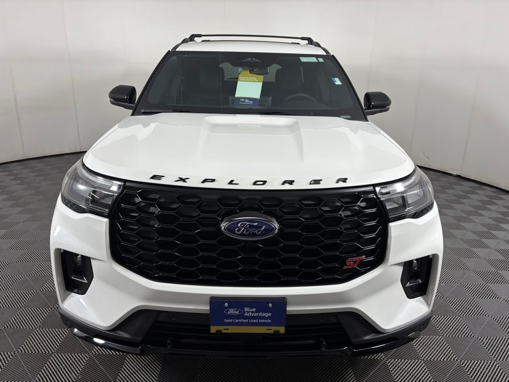 2025 Ford Explorer ST photo 2