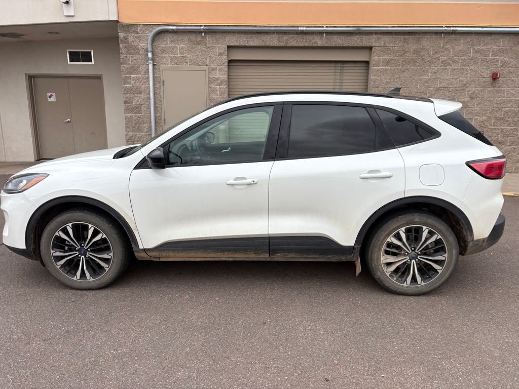 2022 Ford Escape SEL photo 3