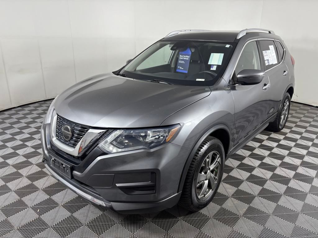 2020 Nissan Rogue SV photo 3