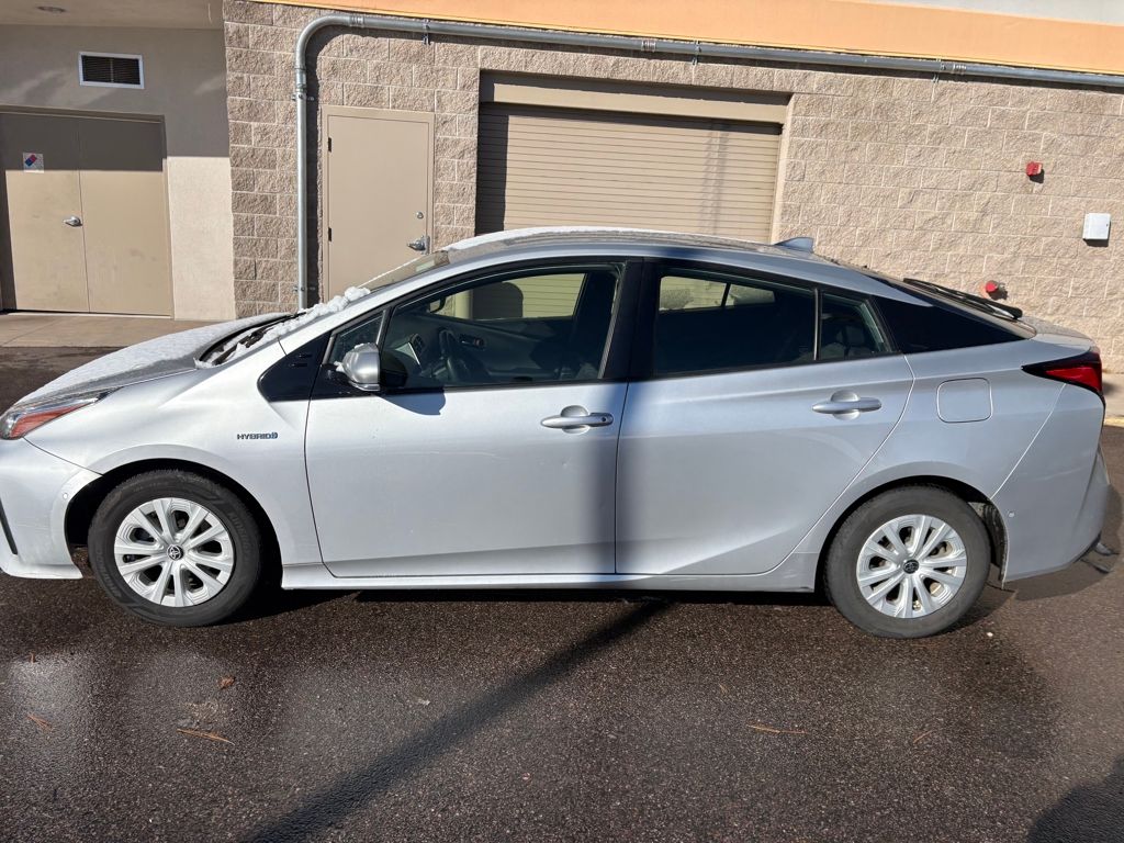 2019 Toyota Prius L Eco photo 3