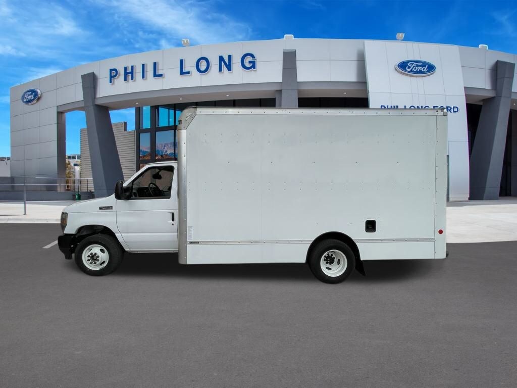 New 2024 Ford E-450SD Base Truck