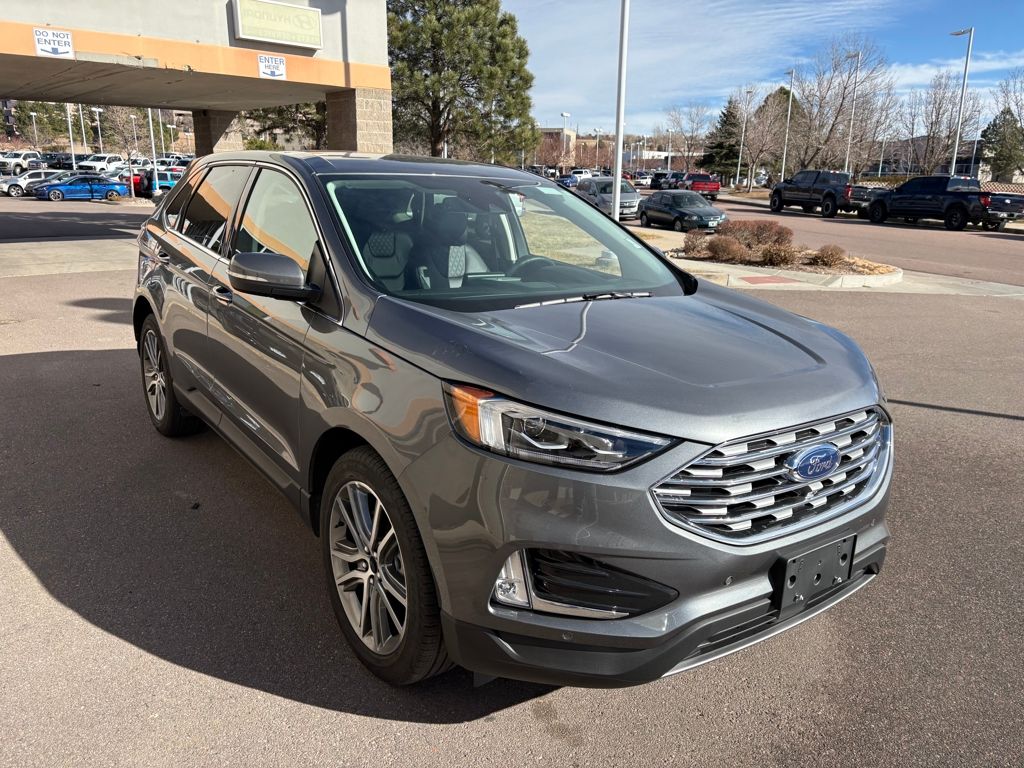 2024 Ford Edge Titanium's photo