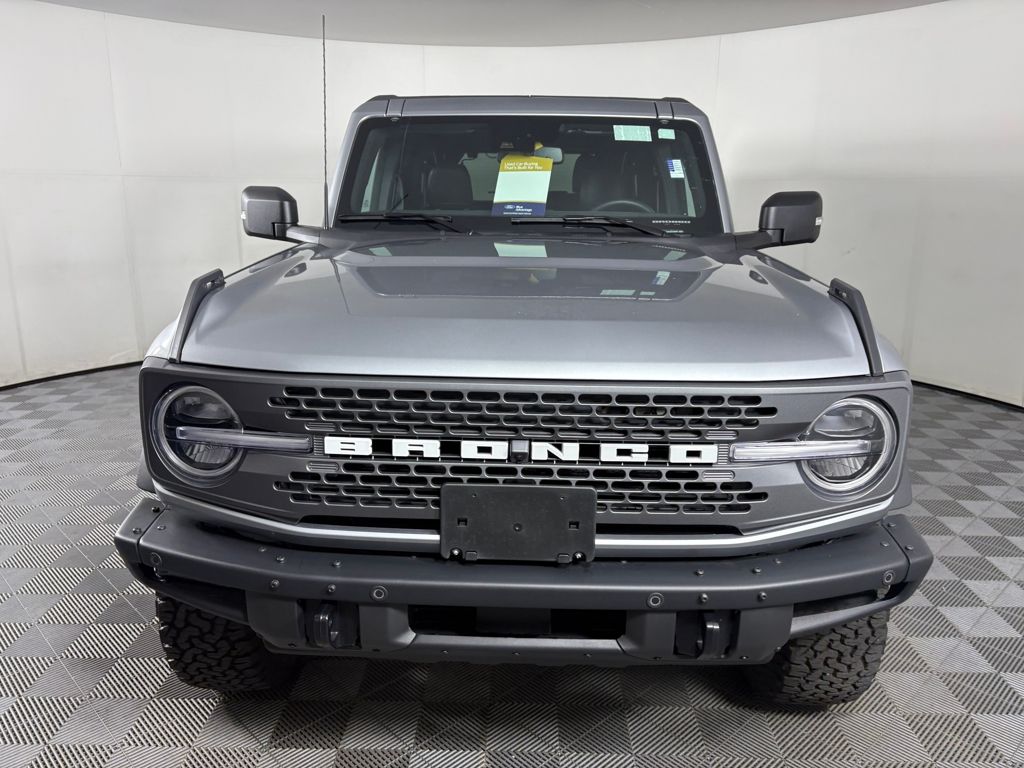 2024 Ford Bronco Badlands photo 2