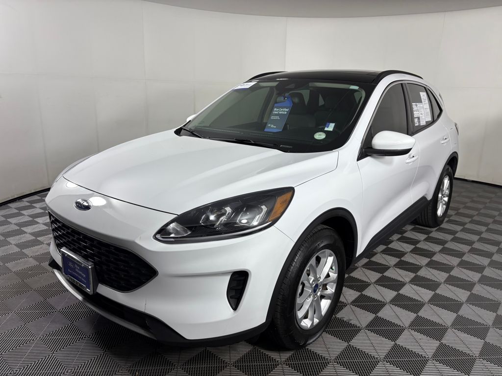 2020 Ford Escape SE photo 3