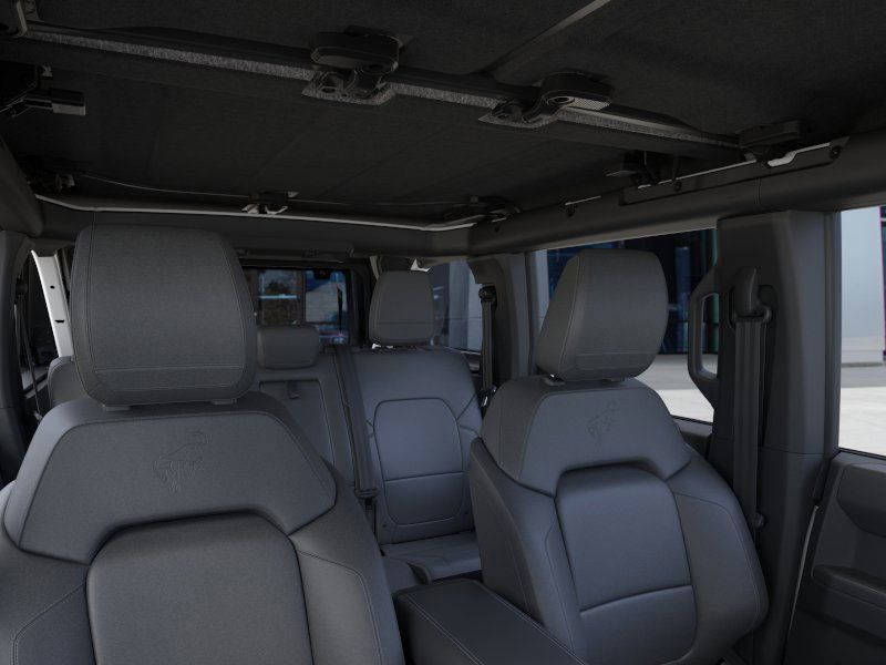 2025 Ford Bronco Outer Banks photo 4