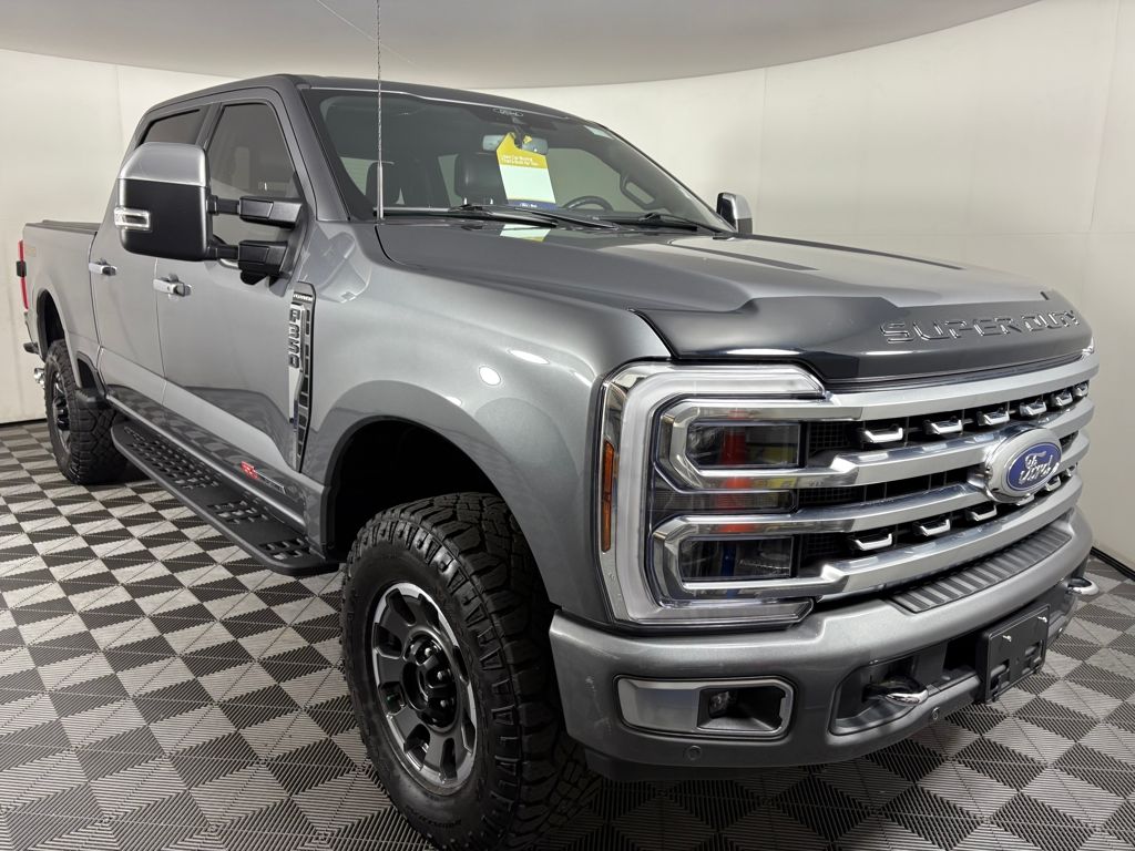 2024 Ford F-350 Super Duty Platinum's photo
