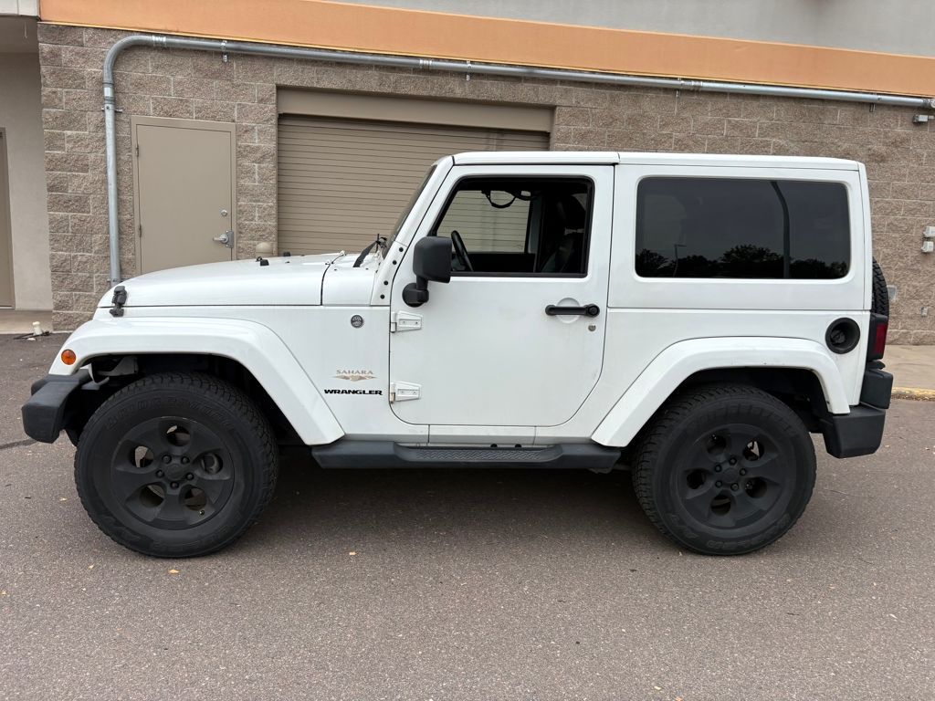 2014 Jeep Wrangler Sahara photo 4