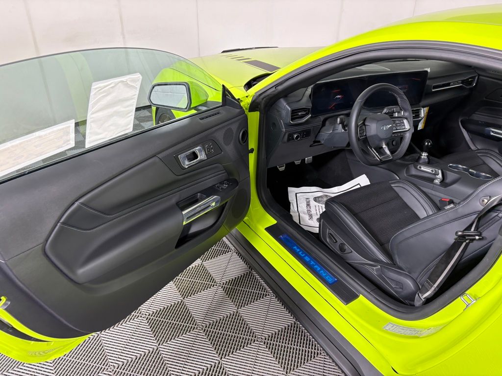 2025 Ford Mustang GT Premium Fastback - Photo 14