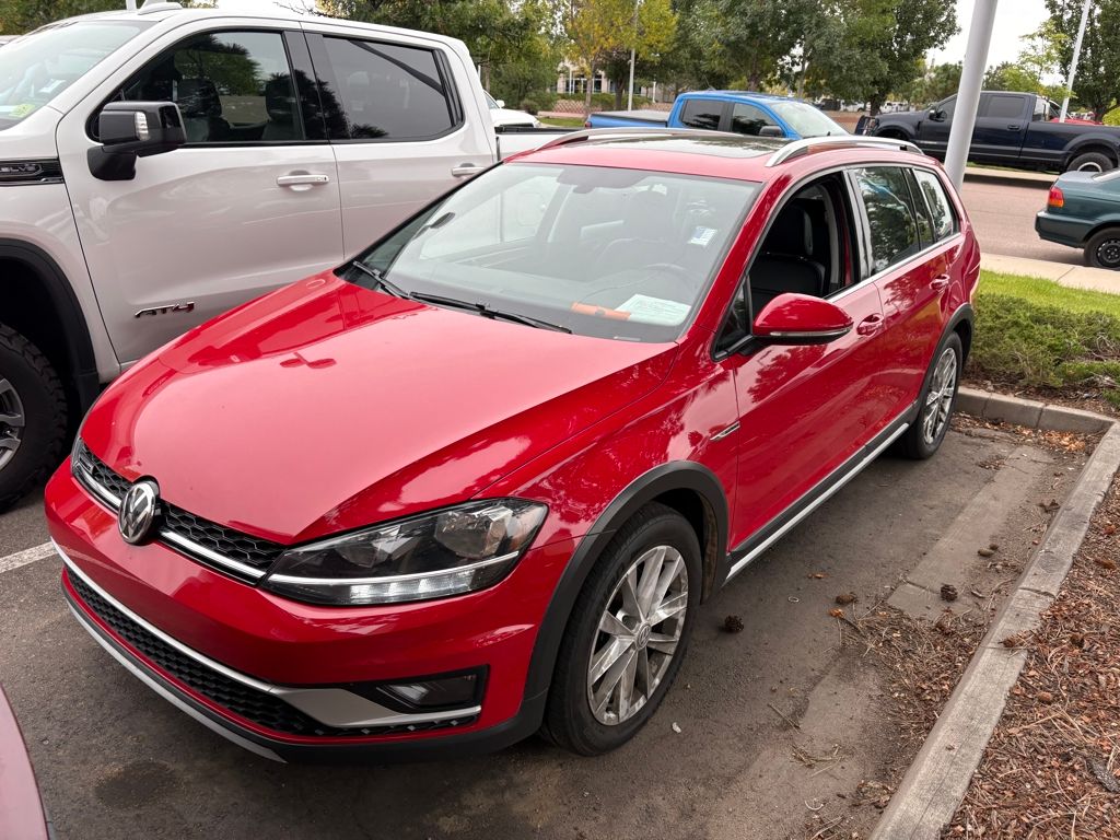 2019 Volkswagen Golf Alltrack TSI photo 2